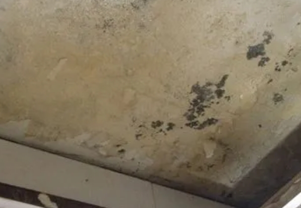 肇庆阳台漏水维修公司分享下肇庆卫生间渗水维修需要注意哪些问题。